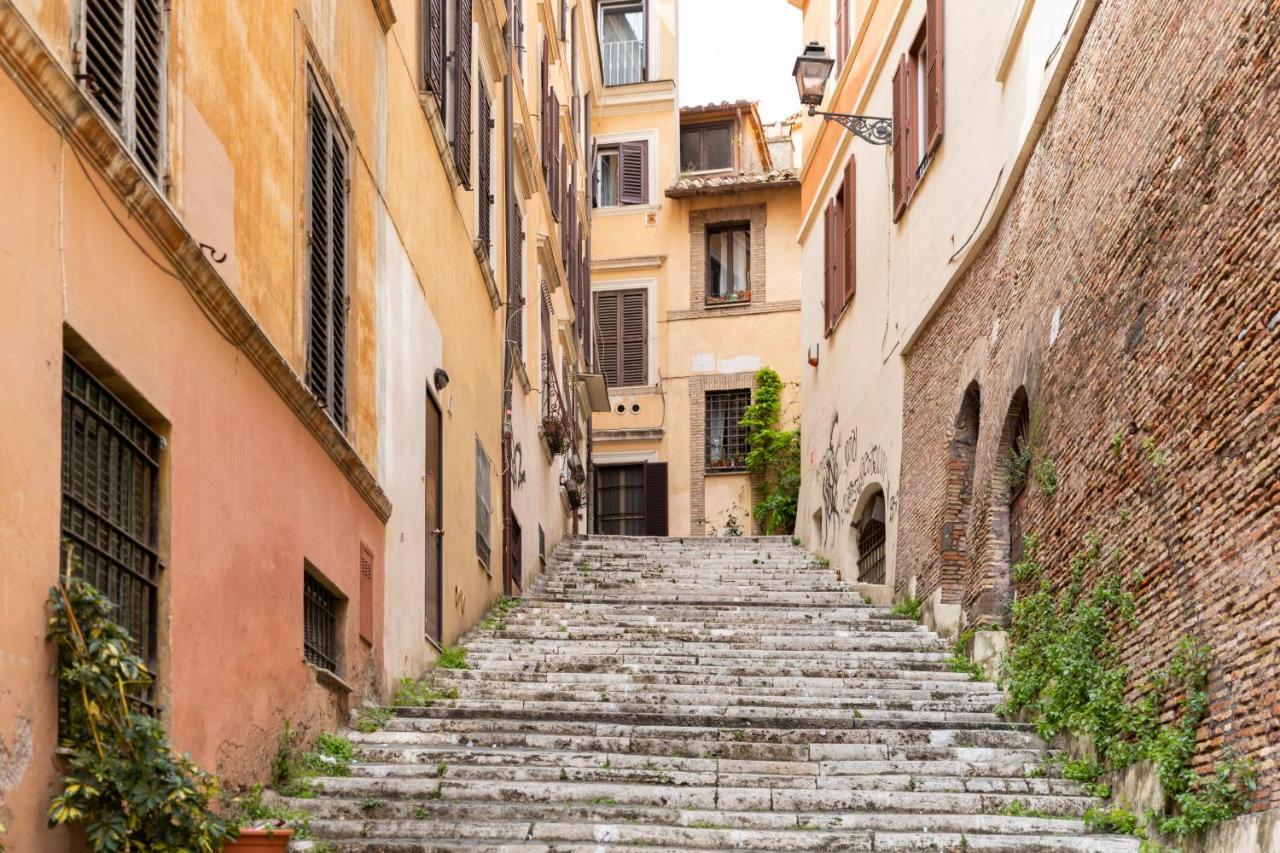 ローマ Sonder At Colosseum Cloistersアパートホテル エクステリア 写真